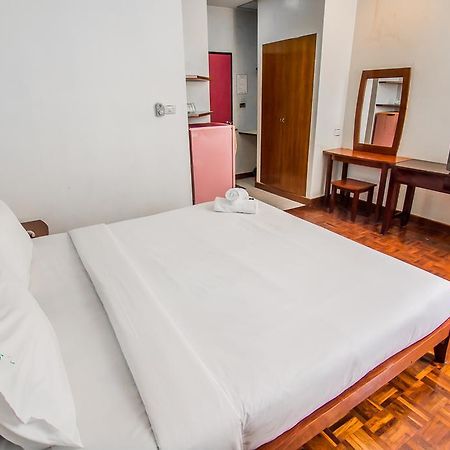 Hotel Sutus Court 4 Pattaya Exterior foto